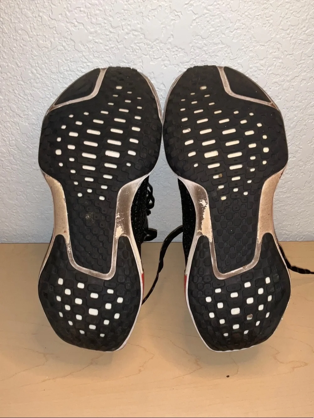 Nike Invincible 3 Running Shoes Black White Women’s Size 10.5